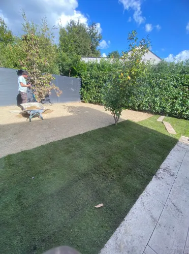 entretien pelouse vern sur seiche